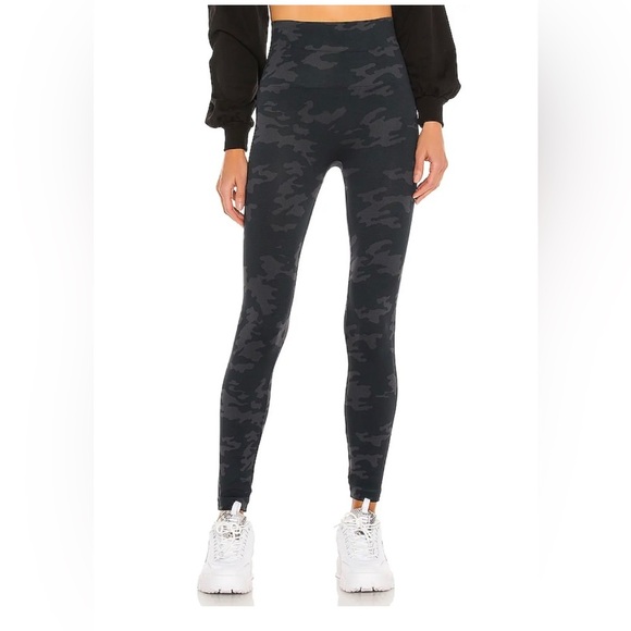 Spanx Look At Me Now leggings camo navy - Picture 2 of 6